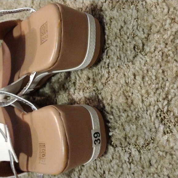 Wedge Sandals - Picture 2 of 4